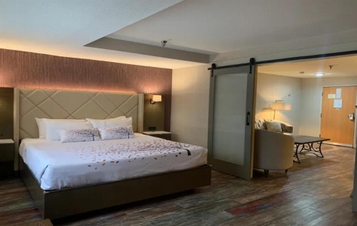 Empieria High Sierra Hotel image 28